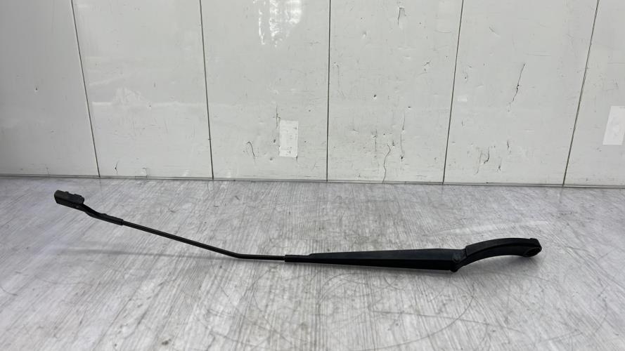 Bras essuie glace avant droit VOLKSWAGEN POLO 6 PHASE 1 Diesel