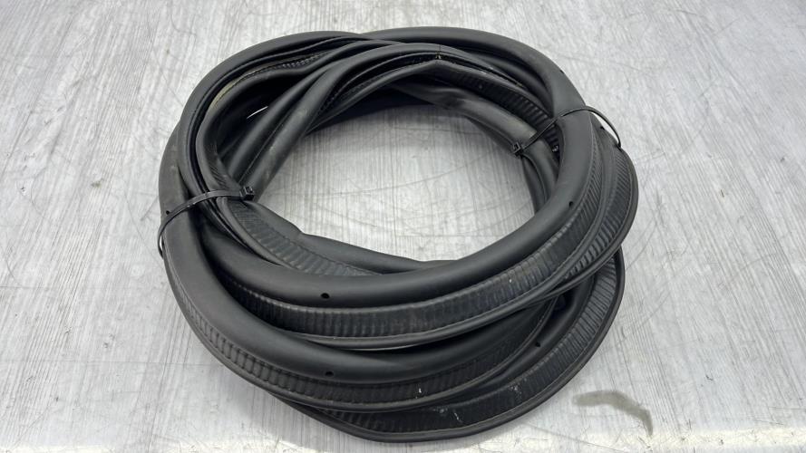 Joint de coffre DACIA SANDERO 3