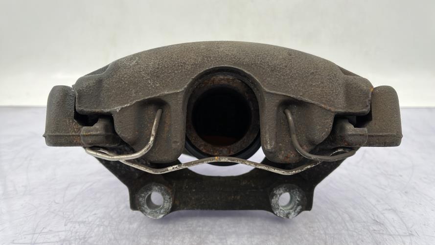 Etrier avant gauche (freinage) AUDI A4 1 AVANT PHASE 1 BREAK Diesel