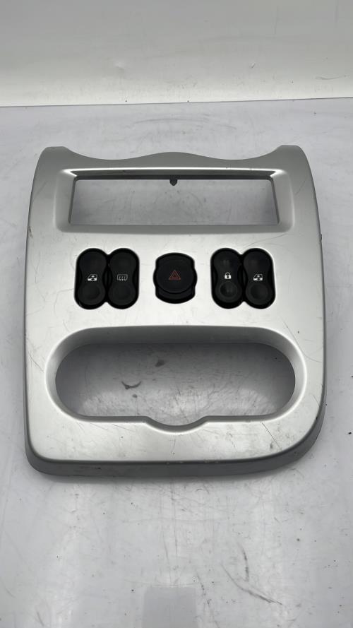 Bouton de warning DACIA LOGAN MCV 1 PHASE 2 BREAK Diesel