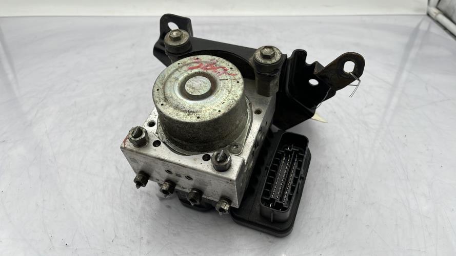 Bloc ABS (freins anti-blocage) TOYOTA HILUX 5 PHASE 1 Diesel