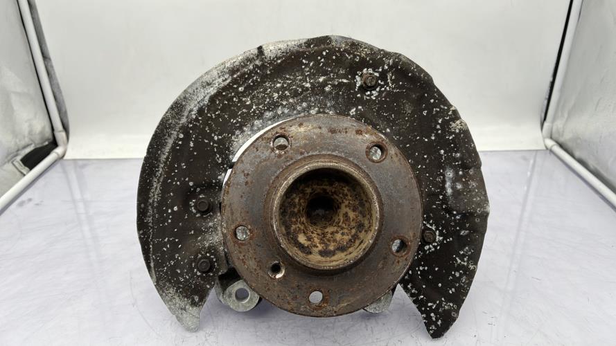 Fusee avant droit BMW SERIE 1 E87 PHASE 2 Diesel