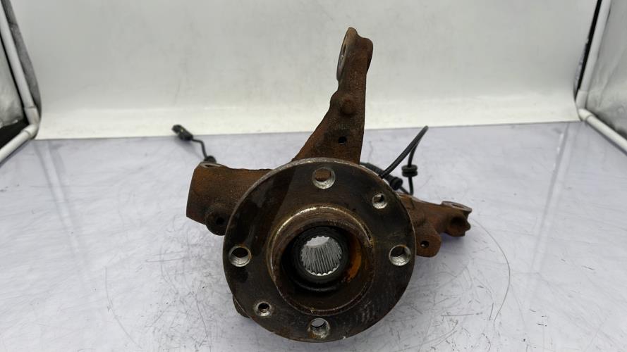 Fusee avant droit DACIA SANDERO 3