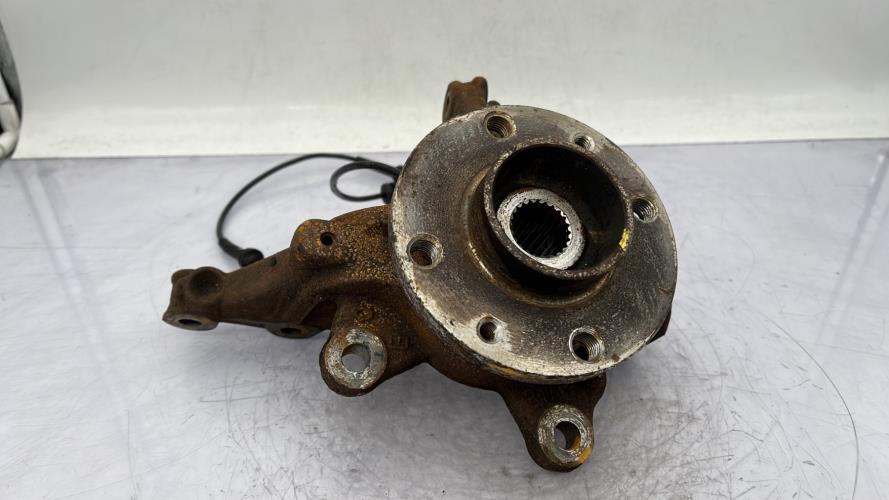 Fusee avant gauche DACIA SANDERO 3