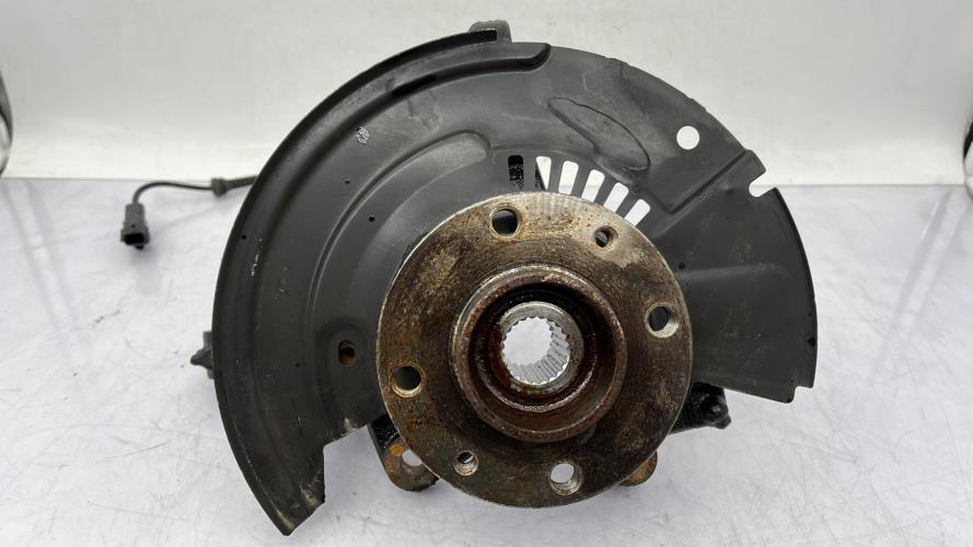 Fusee avant gauche RENAULT CLIO 5 PHASE 1 Essence