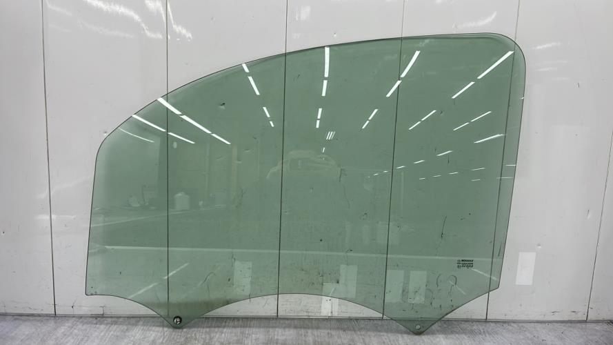 Vitre avant gauche RENAULT KANGOO 2 PHASE 1 Essence
