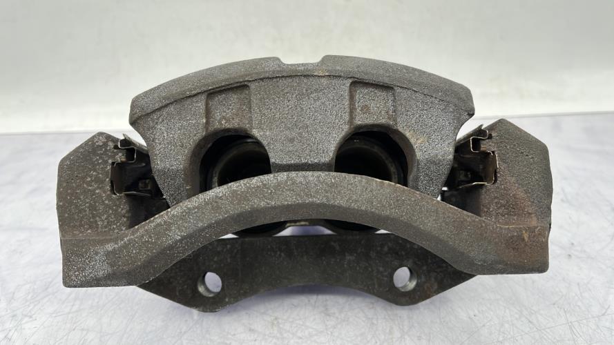 Etrier avant gauche (freinage) NISSAN T30