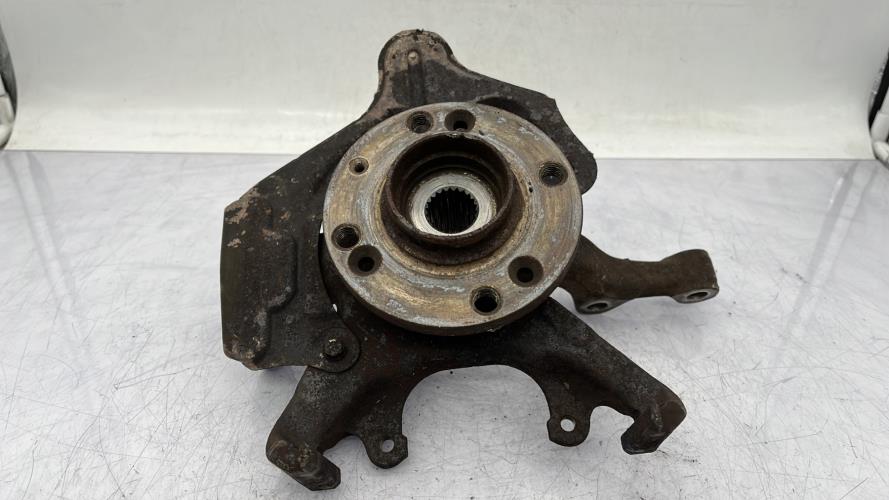 Fusee avant droit VOLKSWAGEN POLO 3 PHASE 1 Diesel