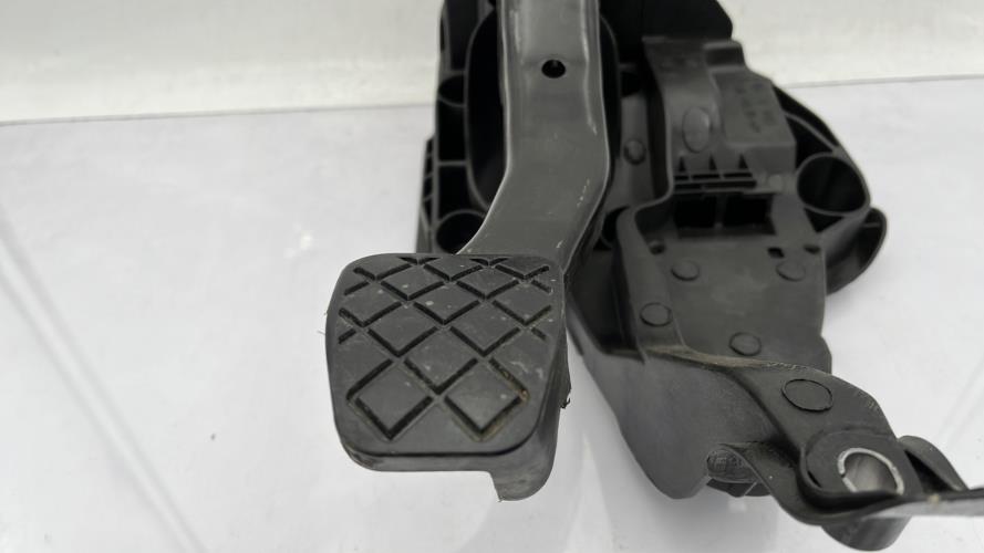 Pedale de frein VOLKSWAGEN POLO 5 PHASE 2 Essence