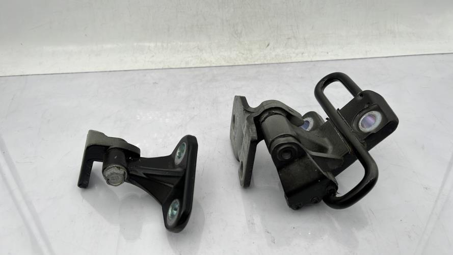 Charniere de porte avant droit PEUGEOT RCZ PHASE 1 COUPE Essence