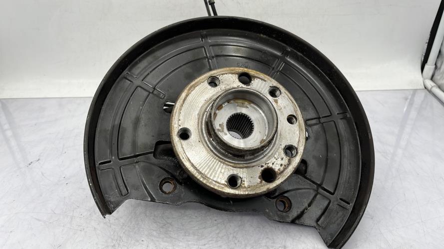 Fusee avant gauche OPEL MERIVA B PHASE 2 Essence