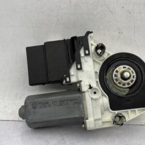 Moteur leve vitre arriere gauche VOLKSWAGEN GOLF 4 Essence