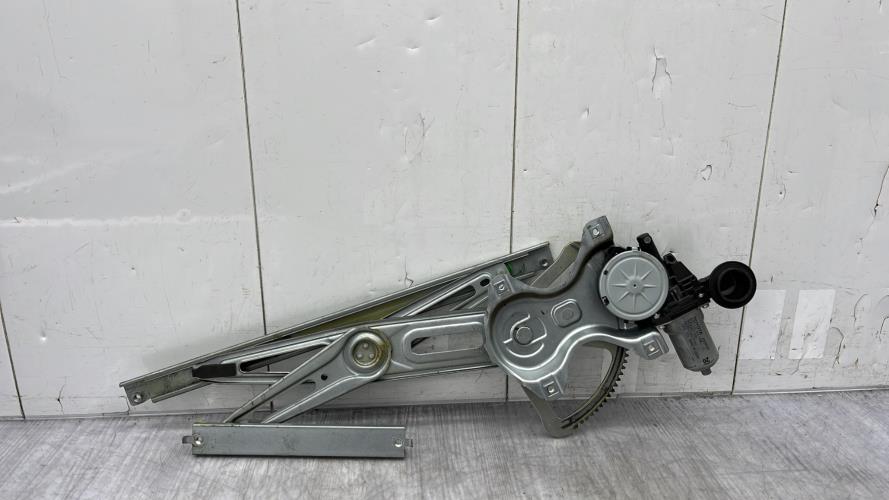 Leve vitre electrique avant droit TOYOTA YARIS 2 PHASE 1 Diesel