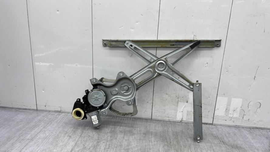 Leve vitre electrique avant gauche TOYOTA YARIS 2 PHASE 1 Essence