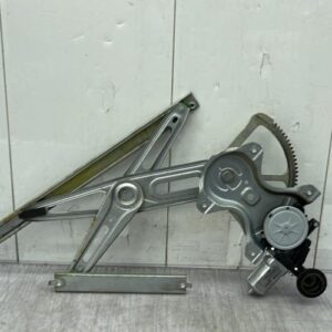 Leve vitre electrique avant droit TOYOTA YARIS 2 PHASE 1 Essence