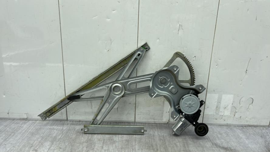Leve vitre electrique avant droit TOYOTA YARIS 2 PHASE 1 Essence