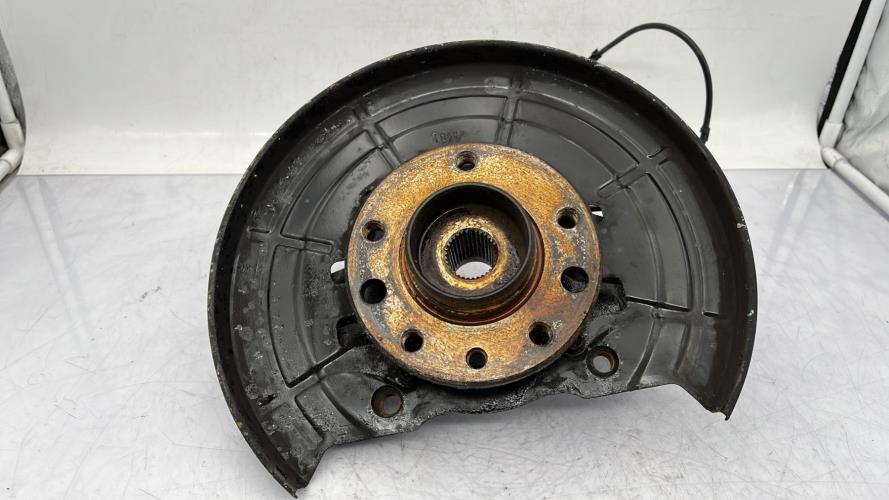 Fusee avant droit OPEL MERIVA B PHASE 1 Essence