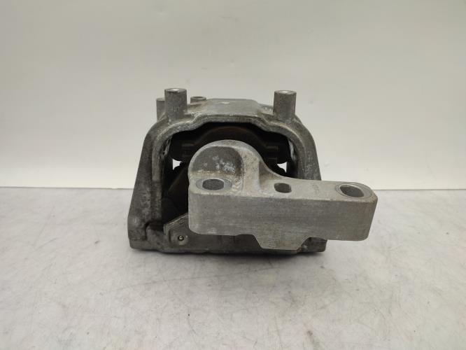 Support moteur droit VOLKSWAGEN SCIROCCO 3 PHASE 1 COUPE Diesel