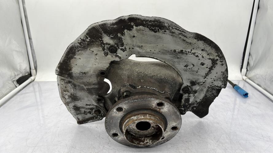 Fusee avant gauche BMW SERIE 5 E60 PHASE 2 Diesel