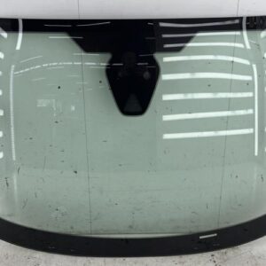 Pare brise FORD FIESTA 7 PHASE 1 Essence