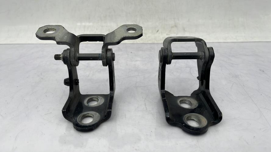 Charniere de porte arriere droit RENAULT MEGANE 4 PHASE 1 Diesel