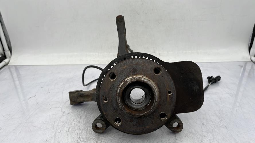 Fusee avant gauche SUZUKI SWIFT 4 Diesel