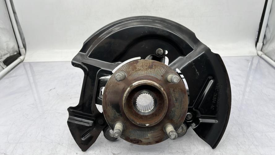 Fusee avant droit FORD FIESTA 7 PHASE 1 Essence