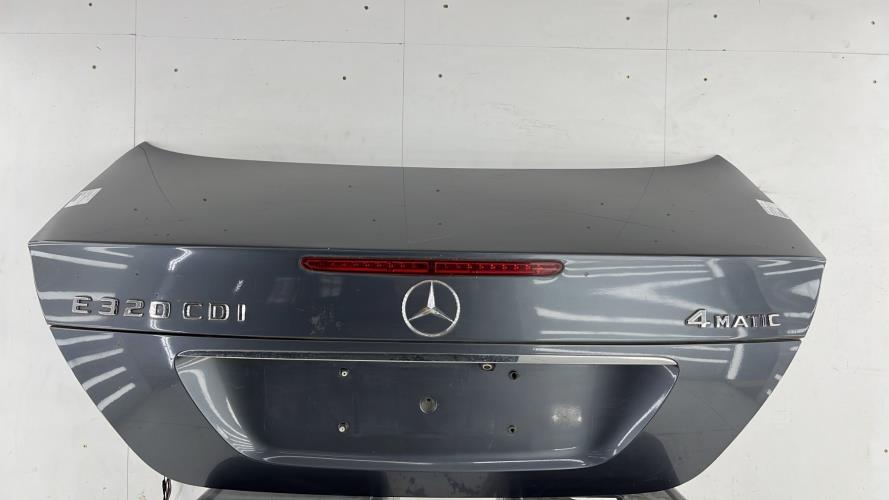 Malle/Hayon arriere MERCEDES CLASSE E 211 PHASE 1 Diesel