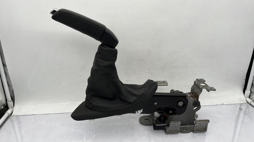 Levier frein à main PEUGEOT RCZ PHASE 1 COUPE Essence