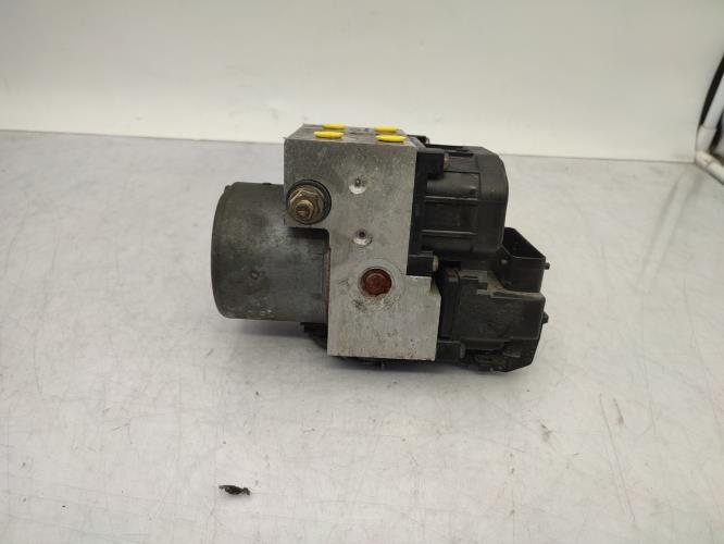 Bloc ABS (freins anti-blocage) TOYOTA YARIS 1 PHASE 1 Essence