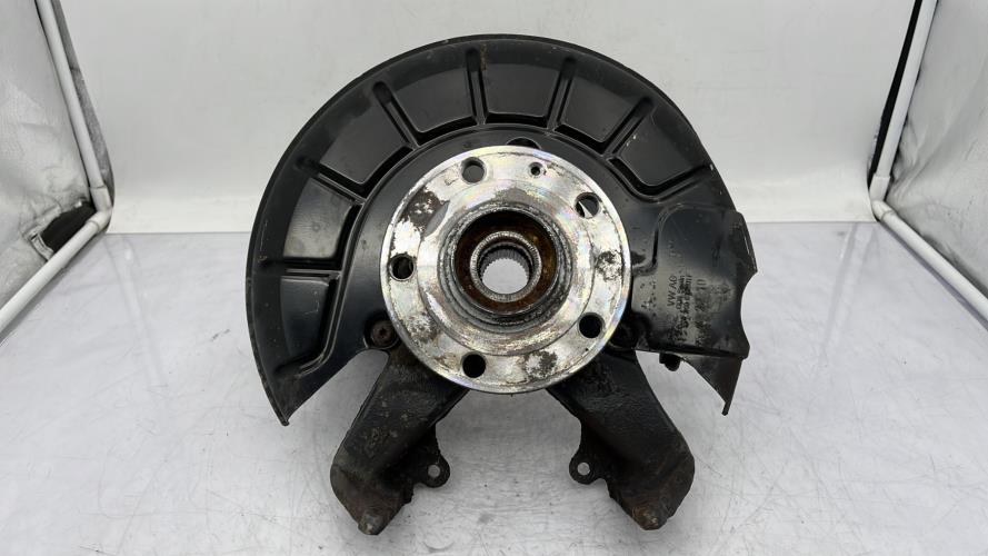 Fusee avant gauche VOLKSWAGEN GOLF 6 Diesel