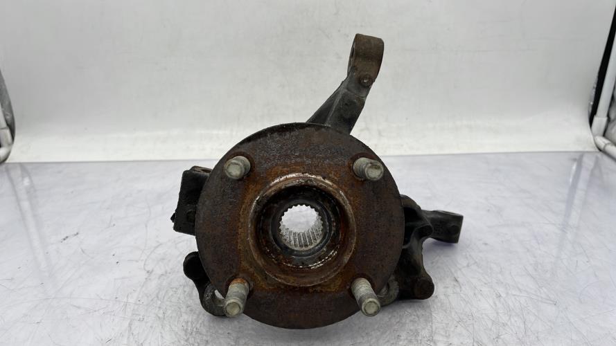 Fusee avant droit FORD FIESTA 6 PHASE 2 Essence