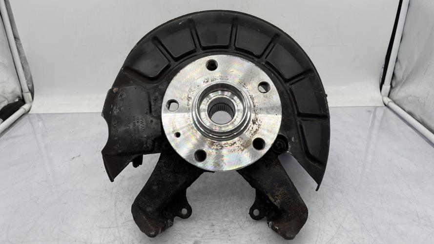 Fusee avant droit VOLKSWAGEN GOLF 5 Diesel