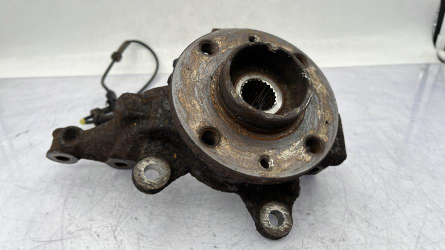 Fusee avant gauche DACIA LOGAN MCV 2 PHASE 1 BREAK Essence