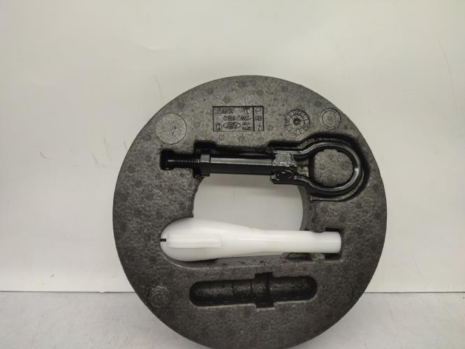 Cric (Ensemble depannage) FORD FIESTA 7 PHASE 1 Essence