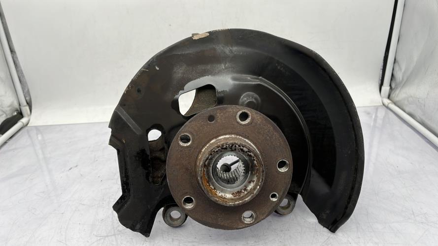 Fusee avant droit NISSAN QASHQAI 2 PHASE 2 Essence