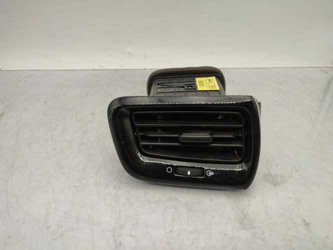 Aerateur tableau de bord avant droit KIA RIO 4 PHASE 1 Essence/Hybride