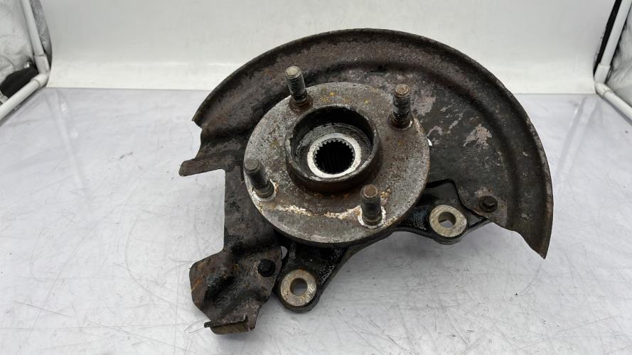 Fusee avant droit FORD FIESTA 6 PHASE 2 Essence