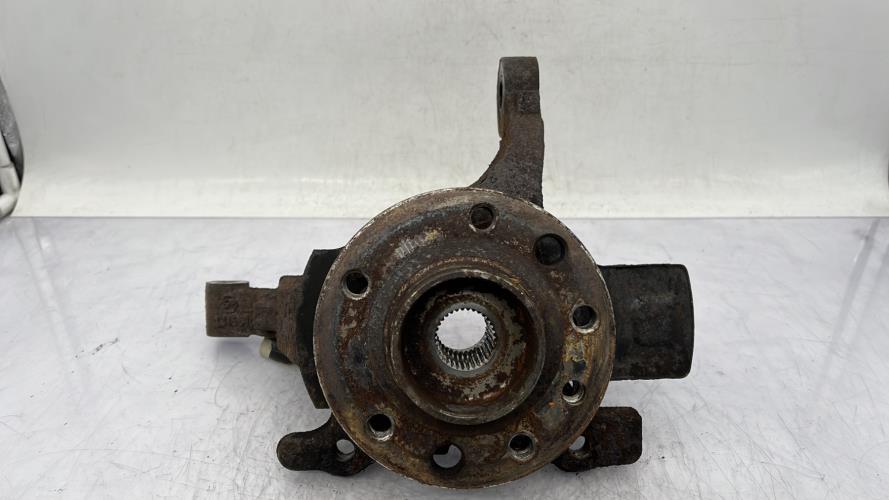 Fusee avant gauche OPEL ZAFIRA A PHASE 1 Diesel