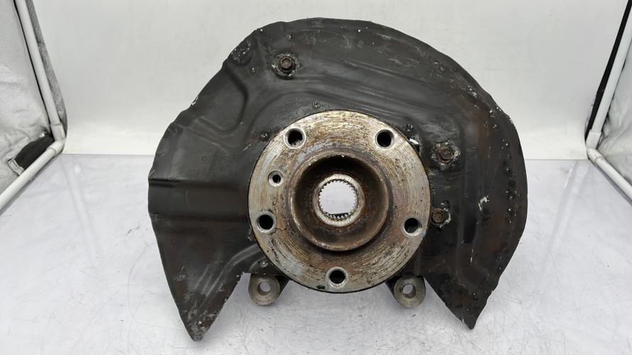 Fusee avant gauche BMW X3 E83 PHASE 1 Diesel