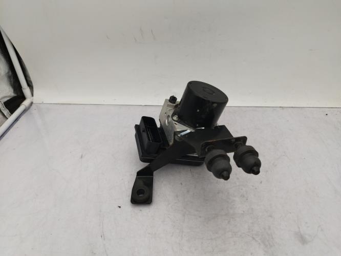 Bloc ABS (freins anti-blocage) VOLKSWAGEN POLO 4 PHASE 1 Essence