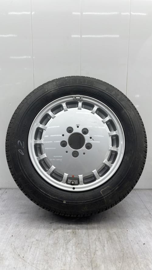 Roue MERCEDES 300 W124 PHASE 1 Essence