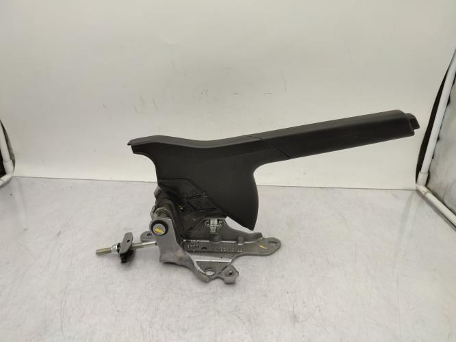 Levier frein à main PEUGEOT 208 2 PHASE 1 Essence