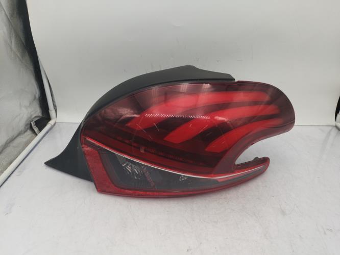 Feu arriere principal droit (feux) PEUGEOT 208 1 PHASE 2 Diesel