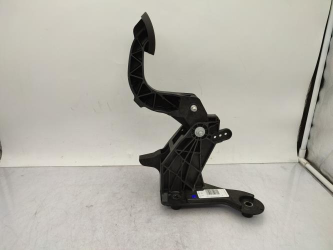 Pedale d'embrayage PEUGEOT 208 2 PHASE 1 Essence