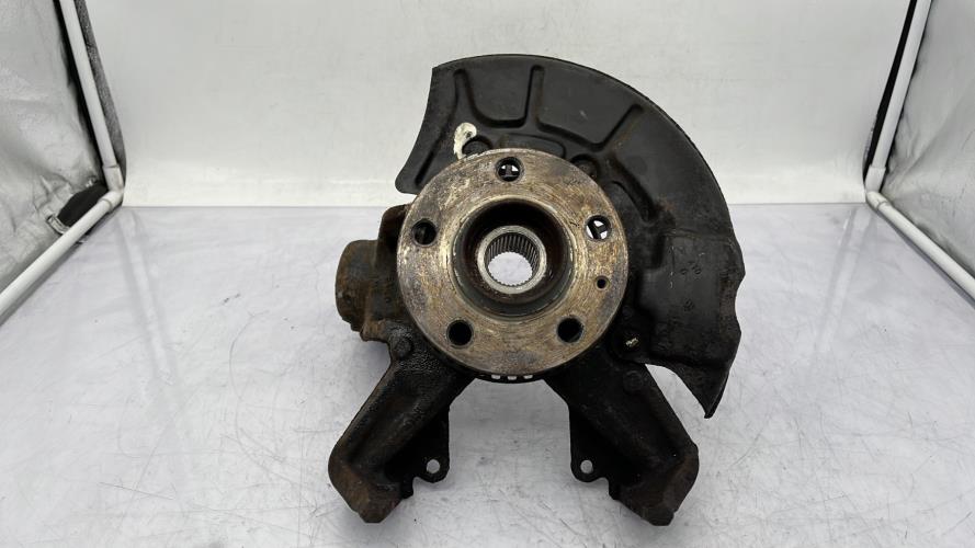 Fusee avant gauche VOLKSWAGEN NEW BEETLE 1 PHASE 1 Essence