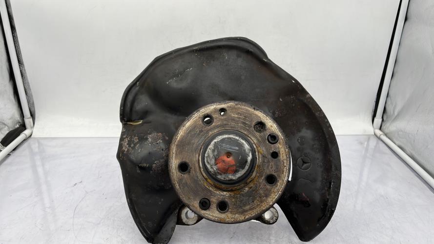 Fusee avant gauche MERCEDES 300 W124 PHASE 1 Essence