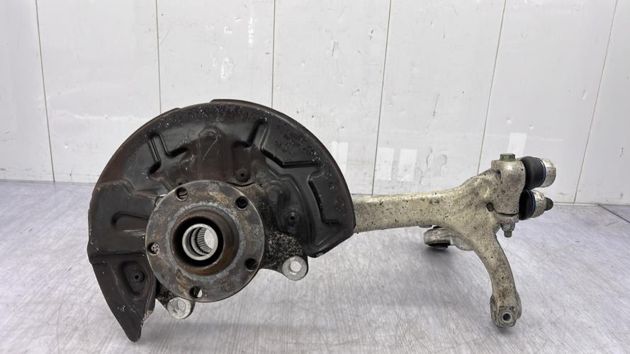 Fusee avant gauche AUDI A4 2 PHASE 1 Diesel