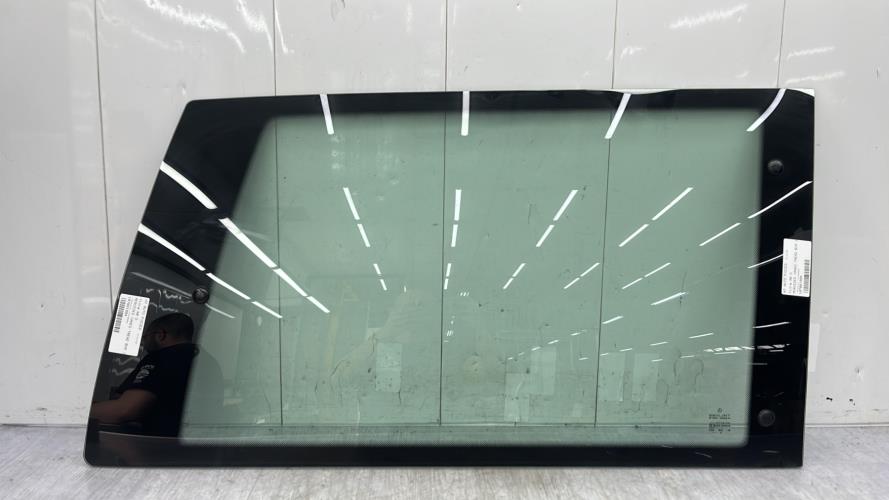 Vitre arriere droit MERCEDES TREND BVM 1.6