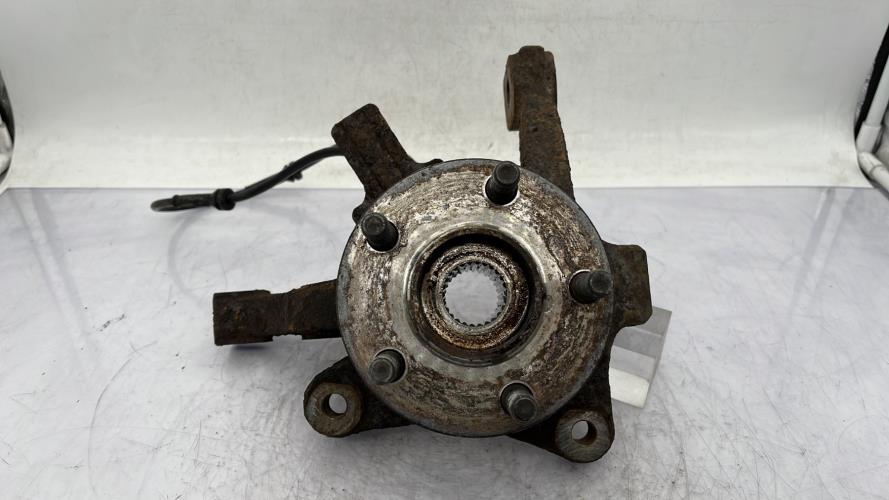 Fusee avant gauche CHRYSLER PT CRUISER PHASE 1 BREAK Diesel